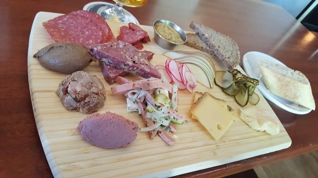 Stammtisch | restaurant | 401 NE 28th Ave, Portland, OR 97232, USA | 5032067983 OR +1 503-206-7983