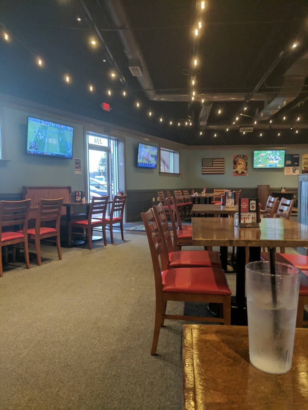 Buckets Bar and Grill | restaurant | 228 N Battlefield Blvd, Chesapeake, VA 23320, USA | 7578426767 OR +1 757-842-6767