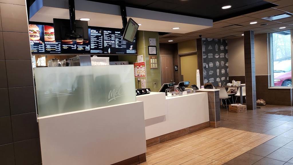 McDonalds | cafe | 461 Pineola St, Newland, NC 28657, USA | 8287330032 OR +1 828-733-0032