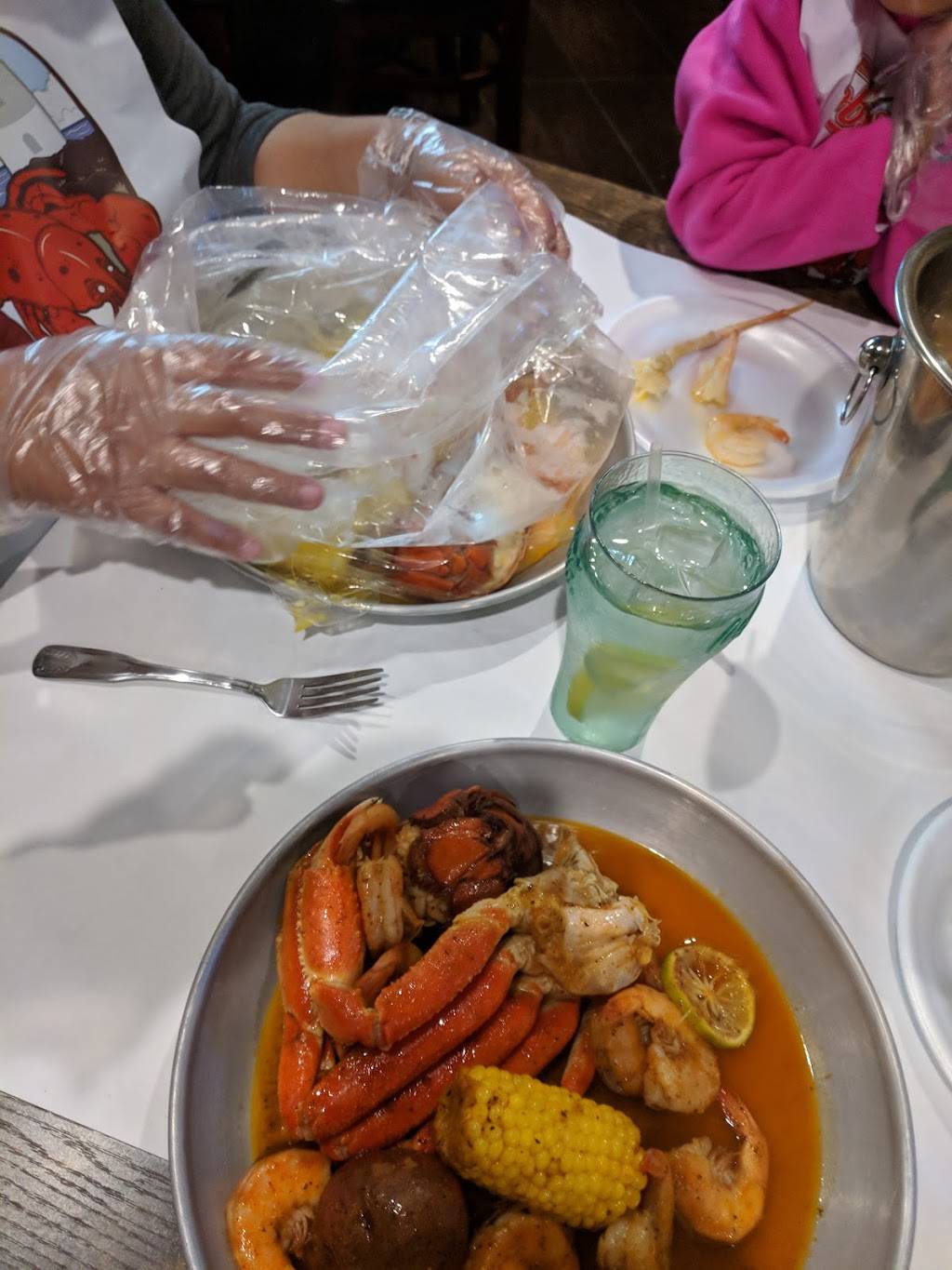 The Juicy Seafood | restaurant | 1404 Boston Rd, Springfield, MA 01119, USA | 4132098941 OR +1 413-209-8941