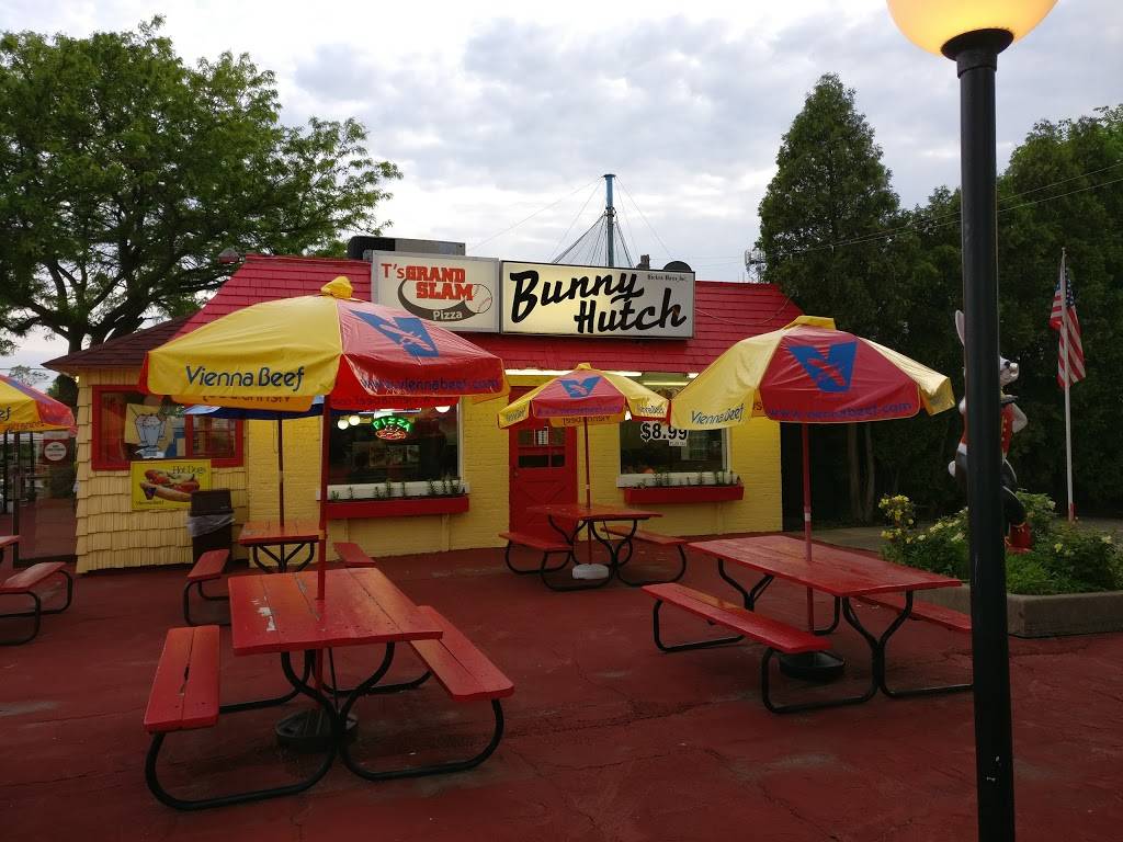 Ts Grand Slam Pizza & Grill at the Bunny Hutch | restaurant | 6438 N Lincoln Ave, Lincolnwood, IL 60712, USA | 2244705001 OR +1 224-470-5001