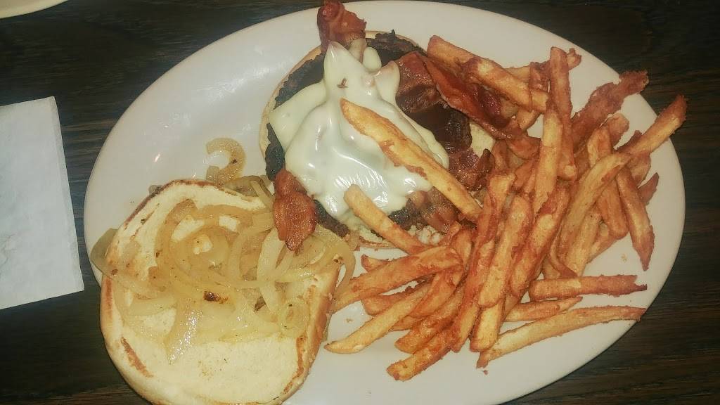 Brevins Downtown Eatery | restaurant | 200 S Main St, Churubusco, IN 46723, USA | 2606939340 OR +1 260-693-9340