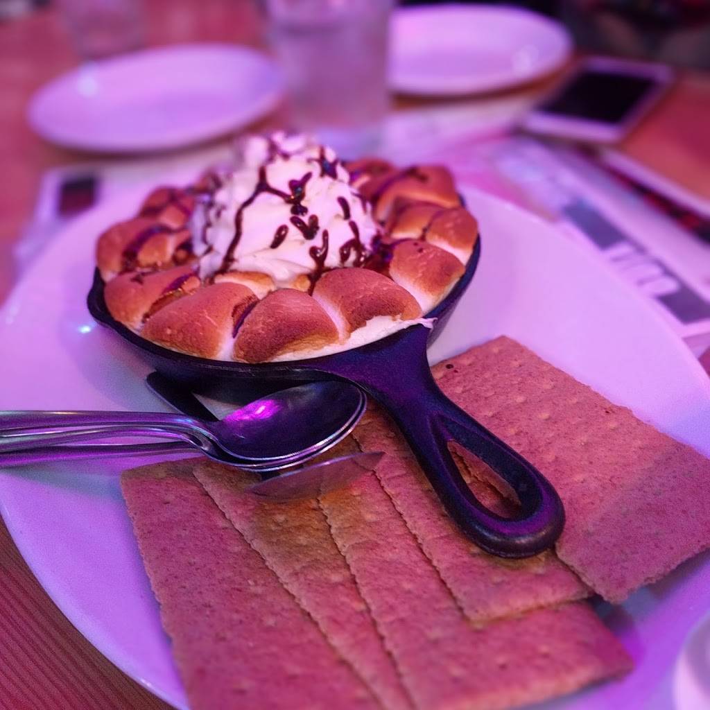 The Fireplace Inn | restaurant | 1448 N Wells St, Chicago, IL 60610, USA | 3126645264 OR +1 312-664-5264