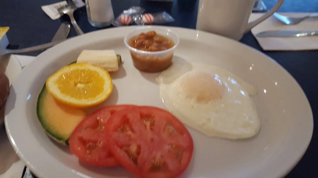 Resto dlestrie | restaurant | 714 Rue du Sud, Cowansville, QC J2K 2Y1, Canada | 4509553286 OR +1 450-955-3286