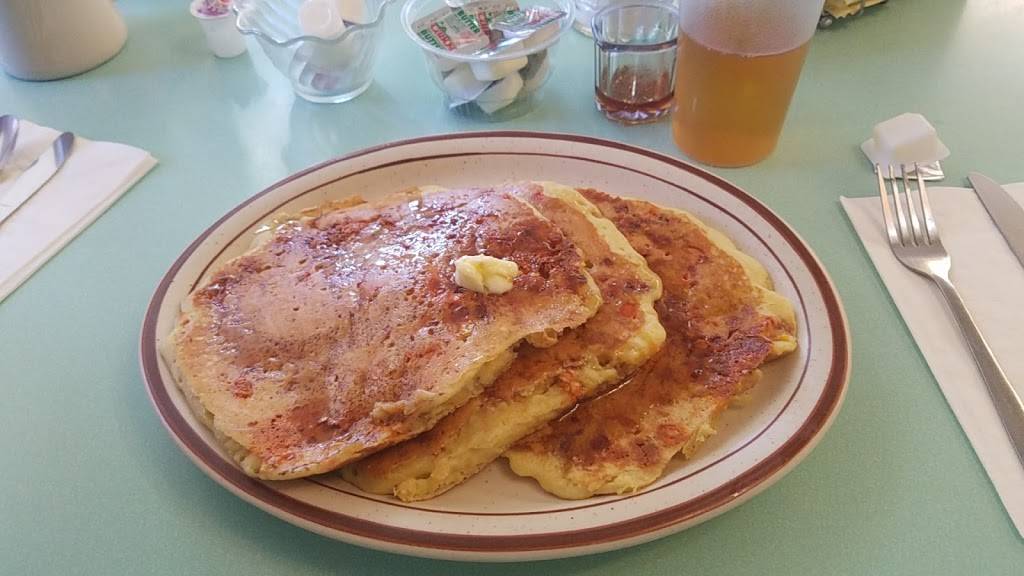 Cup N Saucer Restaurant | restaurant | 157 VT-100, Wilmington, VT 05363, USA | 8024645813 OR +1 802-464-5813