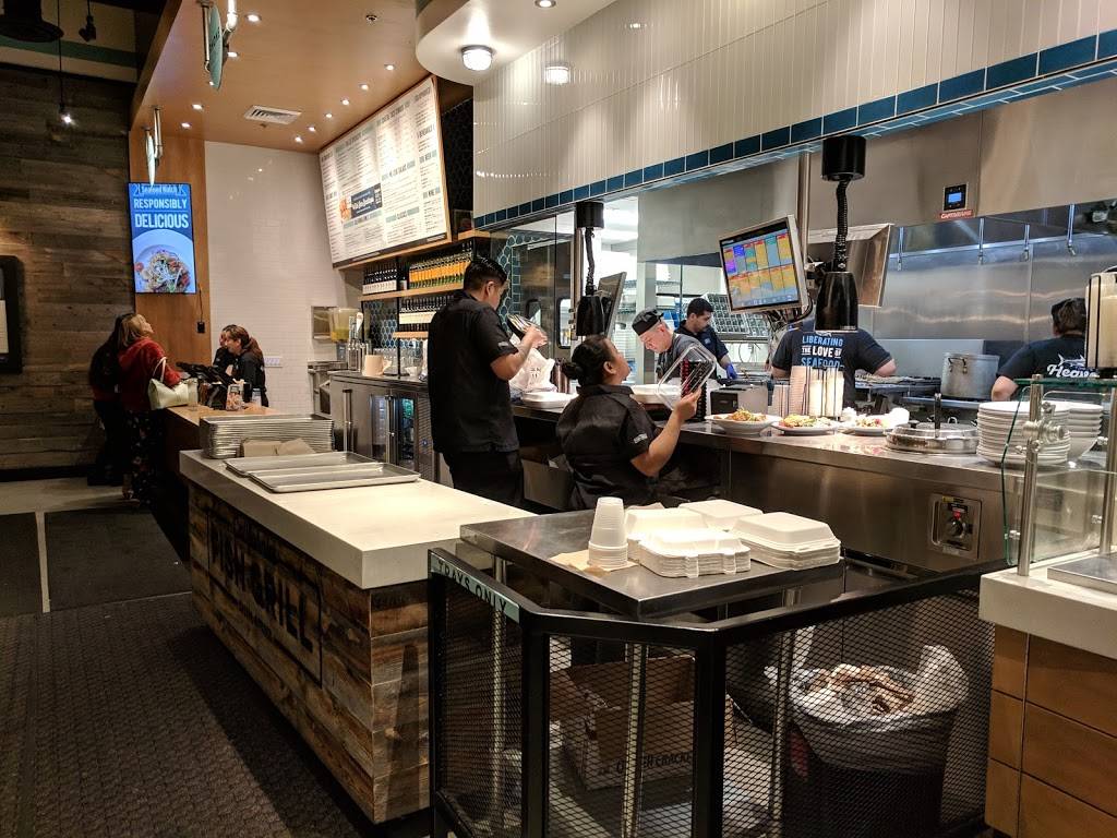 California Fish Grill | restaurant | 153-C Serramonte Center, Daly City, CA 94015, USA | 6505175712 OR +1 650-517-5712