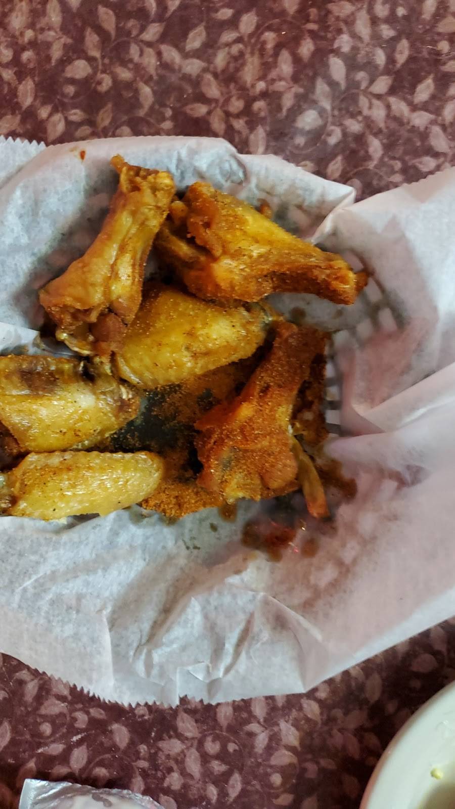 Kendrews Lounge | restaurant | 2590 Brodhead Rd, Aliquippa, PA 15001, USA | 7243755959 OR +1 724-375-5959