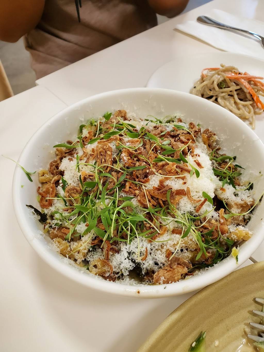 Yangs Kitchen | restaurant | 112 W Main St, Alhambra, CA 91801, USA | 6262811035 OR +1 626-281-1035