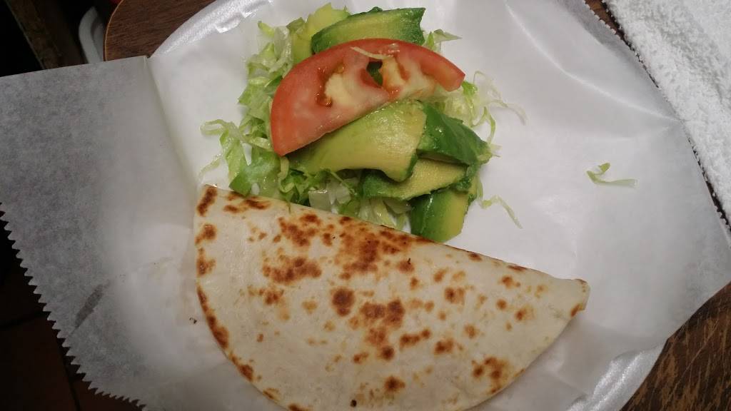 La Perla Tapatia | restaurant | 3251 W North Ave, Chicago, IL 60647, USA | 7734863120 OR +1 773-486-3120