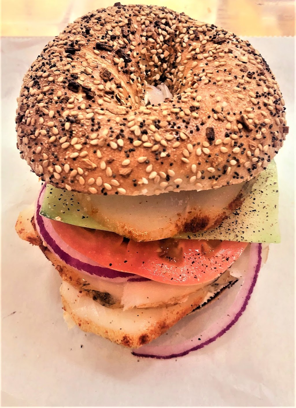 Broad Nosh Bagels | restaurant | 2350 Broadway, New York, NY 10024, USA | 2126000933 OR +1 212-600-0933