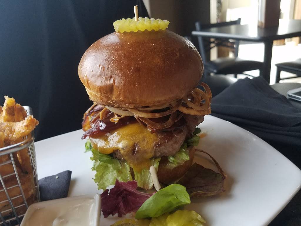 Draft Gastropub | restaurant | 664 W Ridgeview Dr, Appleton, WI 54911, USA | 9205851618 OR +1 920-585-1618