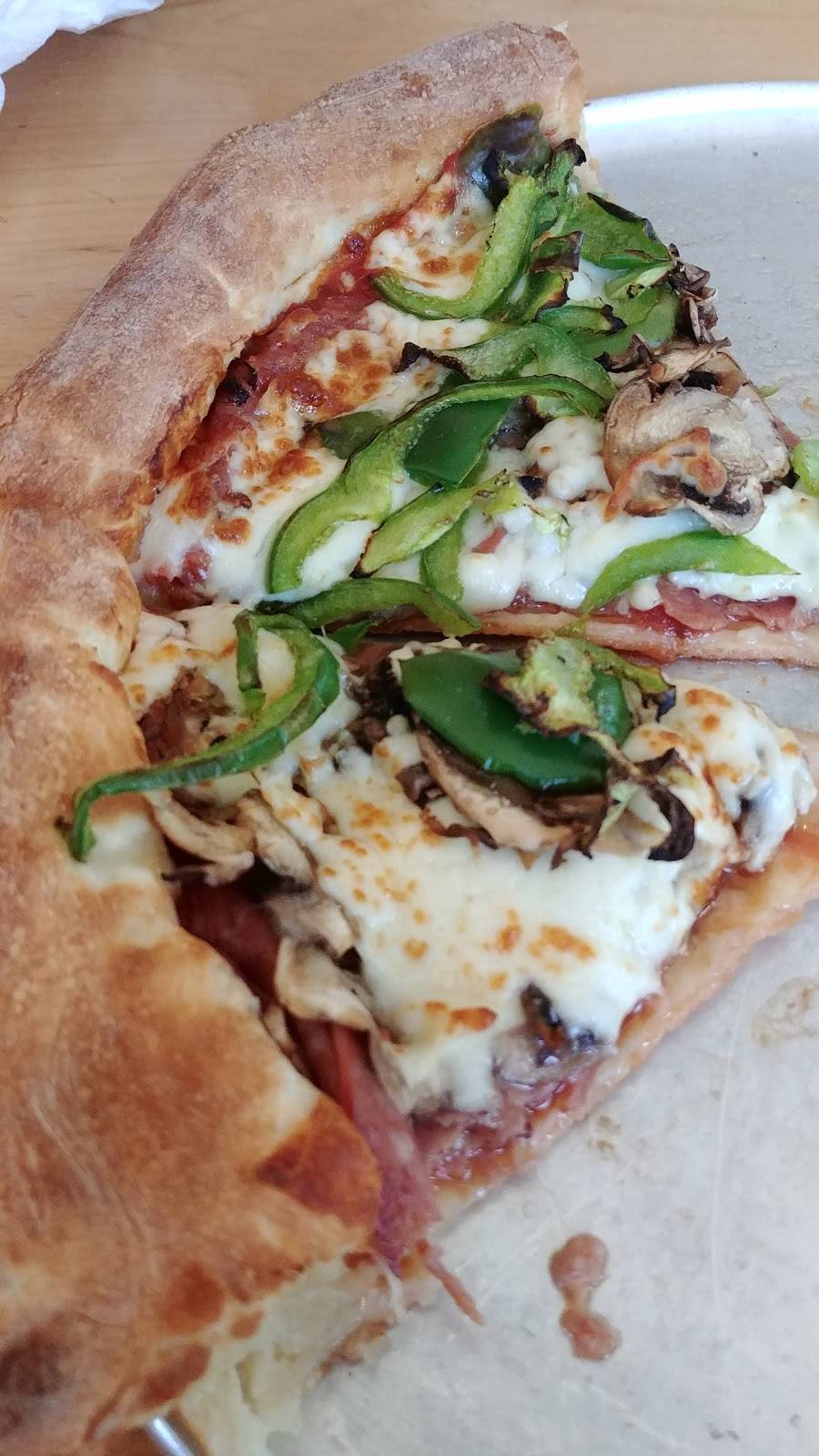 Resto St-Denis Poulet Pizza | restaurant | 1730 222 Rte, Saint-Denis-de-Brompton, QC J0B 2P0, Canada | 8198462525 OR +1 819-846-2525