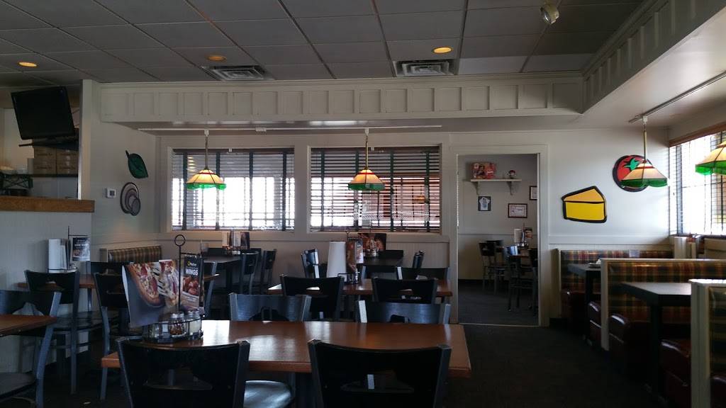 Pizza Hut | meal takeaway | 2041 US-41 N, Henderson, KY 42420, USA | 2708274141 OR +1 270-827-4141