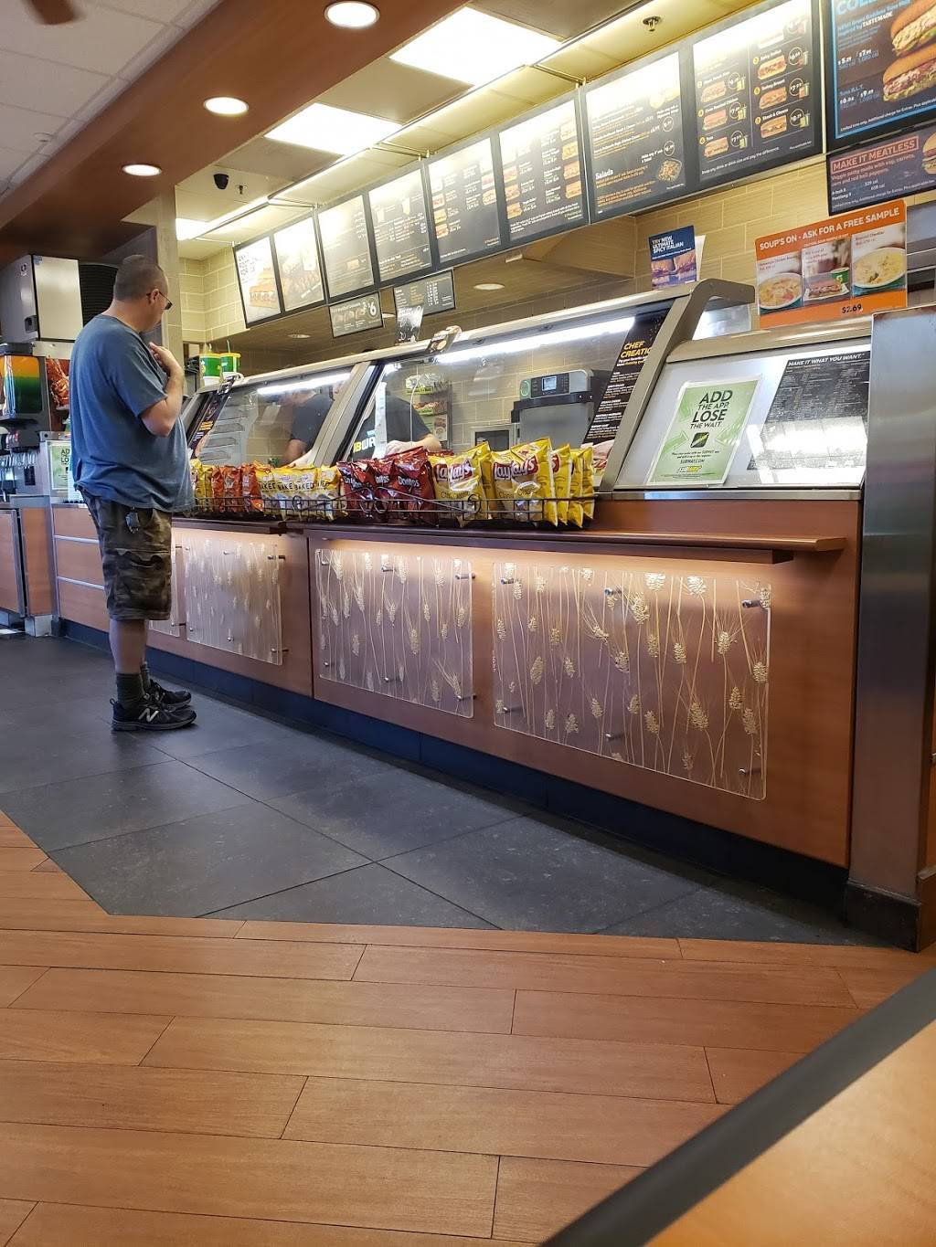 Subway | restaurant | 2850 Johnson Dr, Ventura, CA 93003, USA | 8056421823 OR +1 805-642-1823