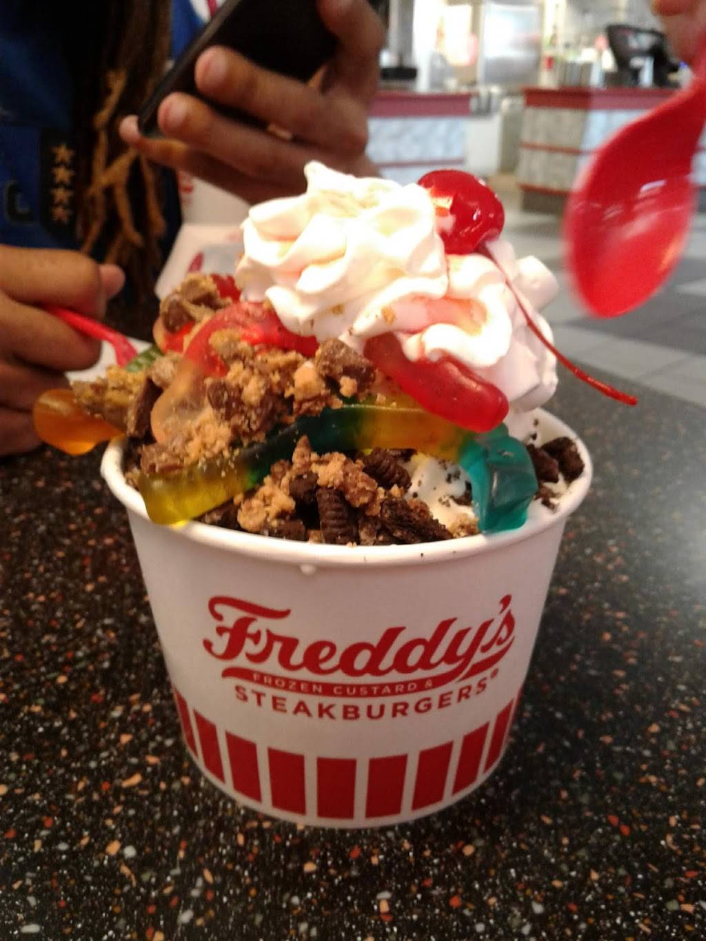 Freddys Frozen Custard & Steakburgers | restaurant | 9311 E 71st St, Tulsa, OK 74133, USA | 9182499991 OR +1 918-249-9991