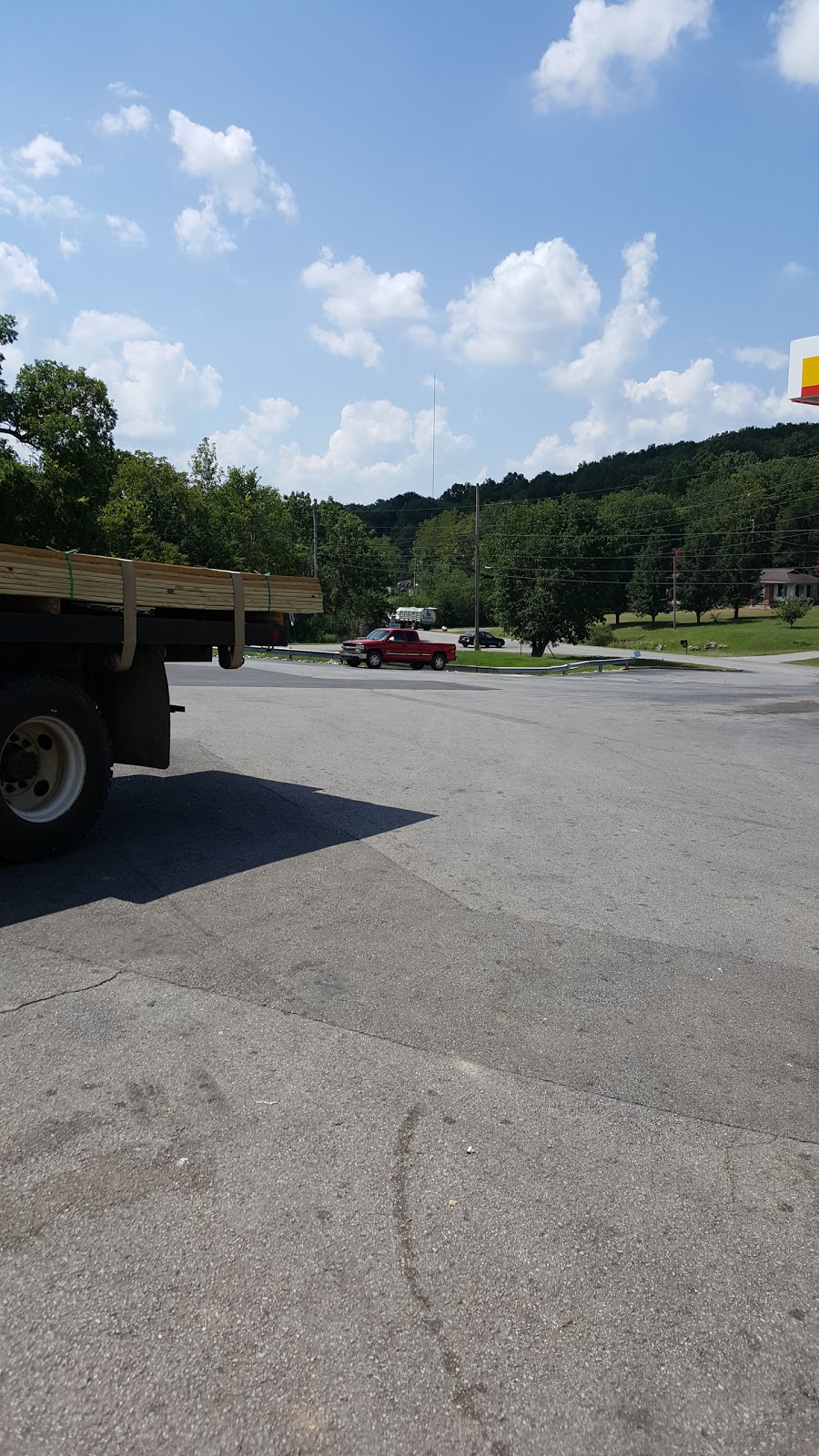 Crossroads IGA | restaurant | 3954 KY-185, Bowling Green, KY 42101, USA | 2707460457 OR +1 270-746-0457