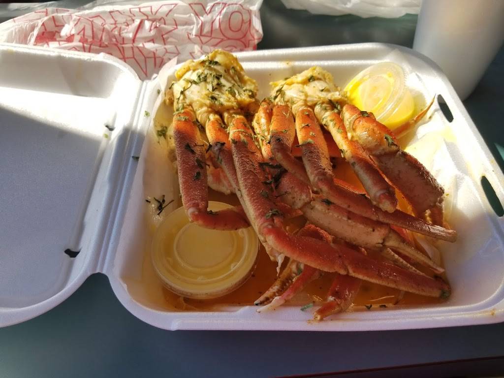 The House Fish & Crab | restaurant | 1903 NC Hwy 55, Durham, NC 27707, USA | 9192519970 OR +1 919-251-9970