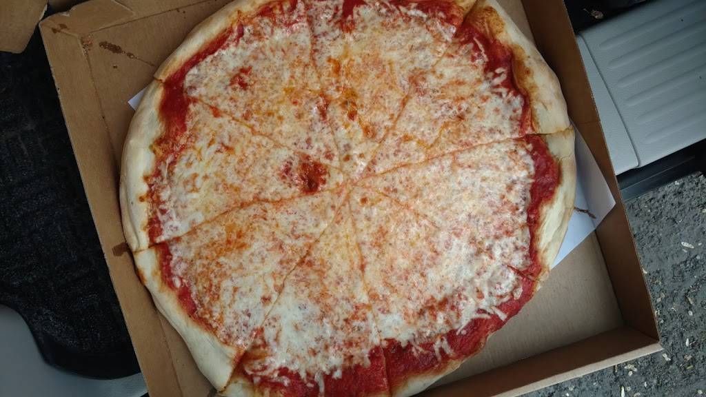 Joes Pizza | restaurant | 198 S Plank Rd, Newburgh, NY 12550, USA | 8455640645 OR +1 845-564-0645