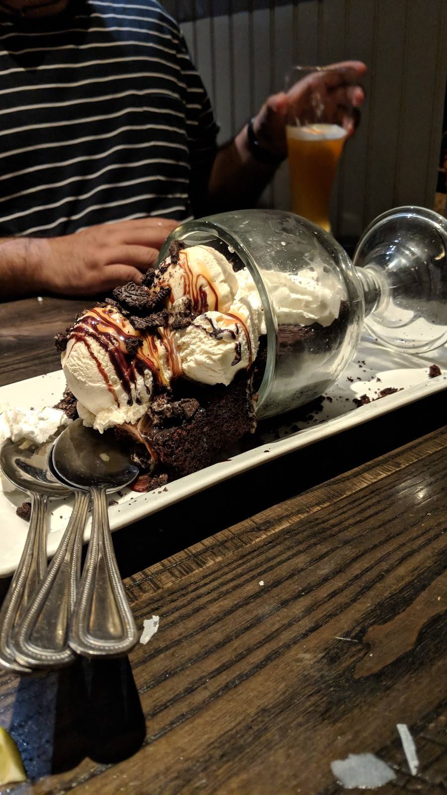 Ruby Tuesday | restaurant | 10300 Southside Blvd #242, Jacksonville, FL 32256, USA | 9043631540 OR +1 904-363-1540