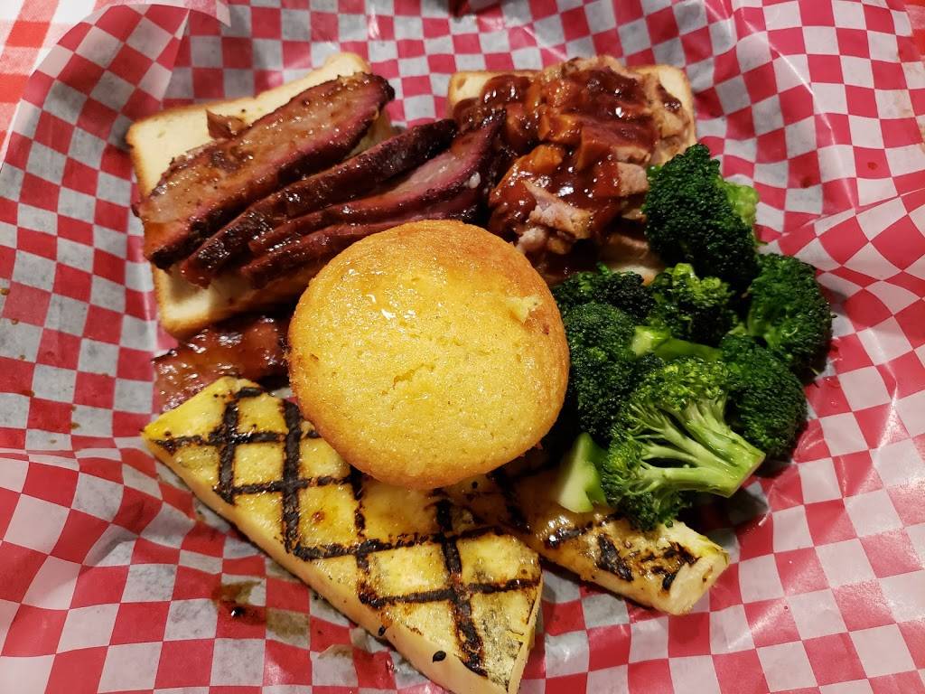 Famous Daves Bar-B-Que | restaurant | 36601 Warren Rd, Westland, MI 48185, USA | 7345951000 OR +1 734-595-1000