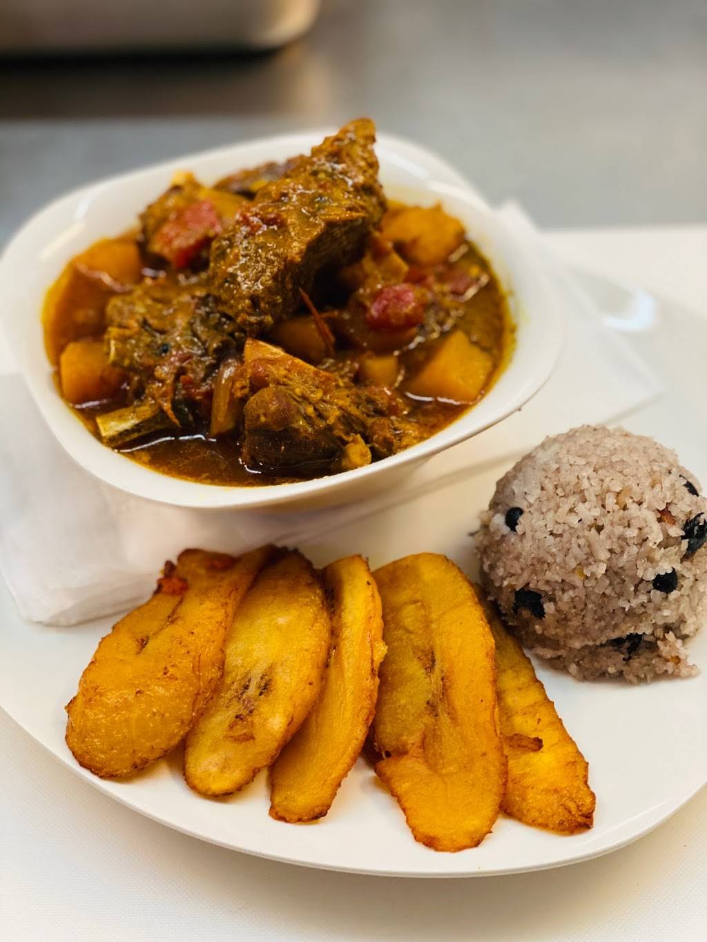 Sazón de Panama | restaurant | 5299 E 38th St, Indianapolis, IN 46218, USA | 3173841807 OR +1 317-384-1807