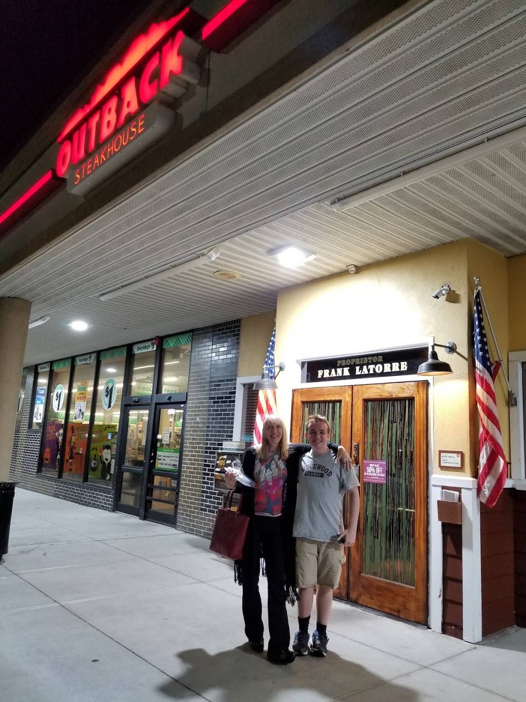 Outback Steakhouse | restaurant | 1067 Old Country Rd, Westbury, NY 11590, USA | 5163340518 OR +1 516-334-0518