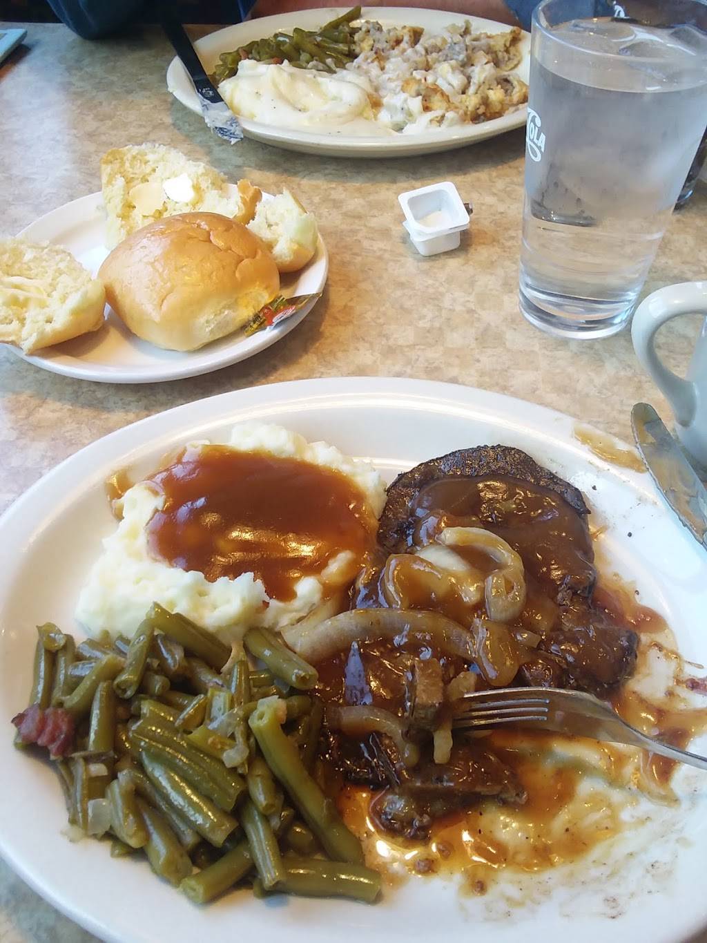 Applewood Restaurant | restaurant | 1515 S Main St, South Hutchinson, KS 67505, USA | 6202593155 OR +1 620-259-3155