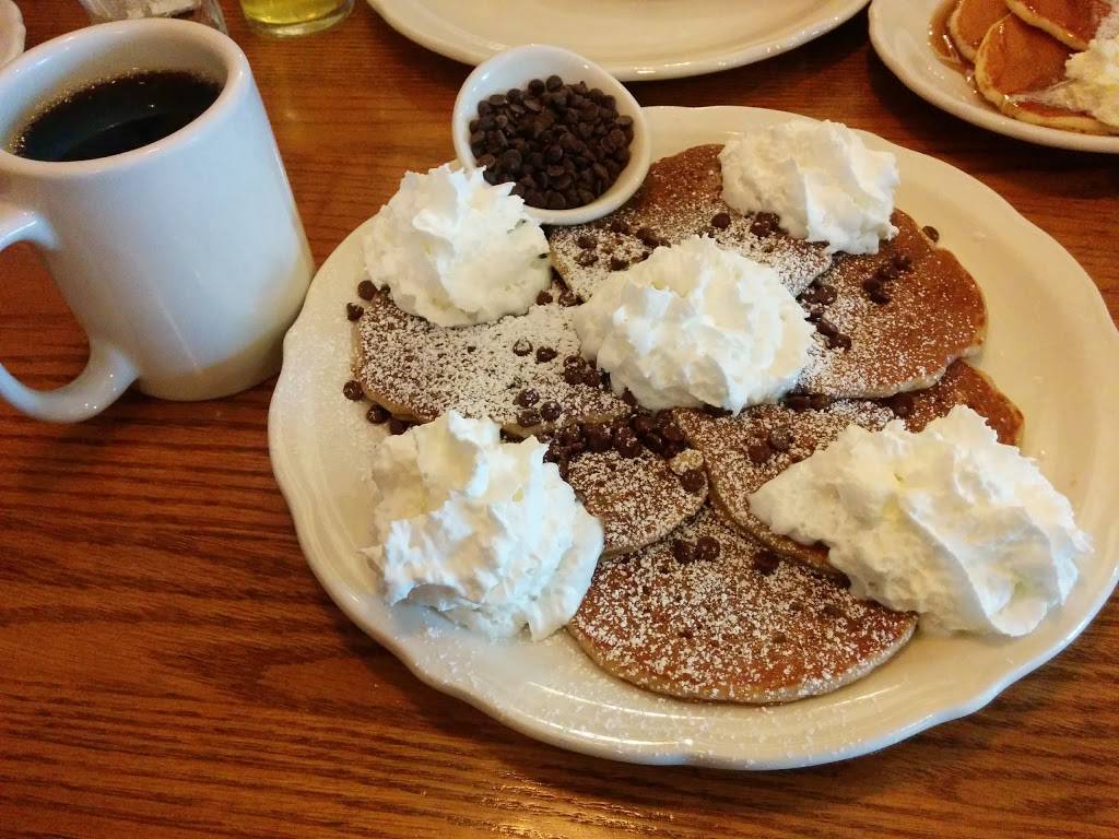 Walker Bros. Original Pancake House | bakery | 200 Marriott Dr, Lincolnshire, IL 60069, USA | 8476342220 OR +1 847-634-2220
