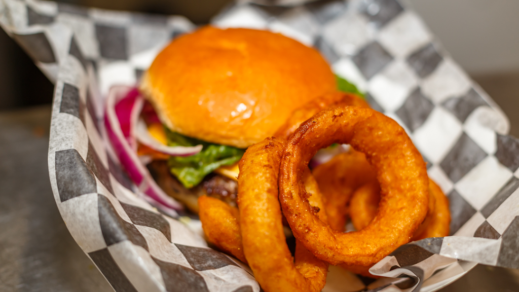 Fishville Trading Post, LLC | restaurant | 769 Co Rd 477, Palacios, TX 77465, USA | 3618273615 OR +1 361-827-3615