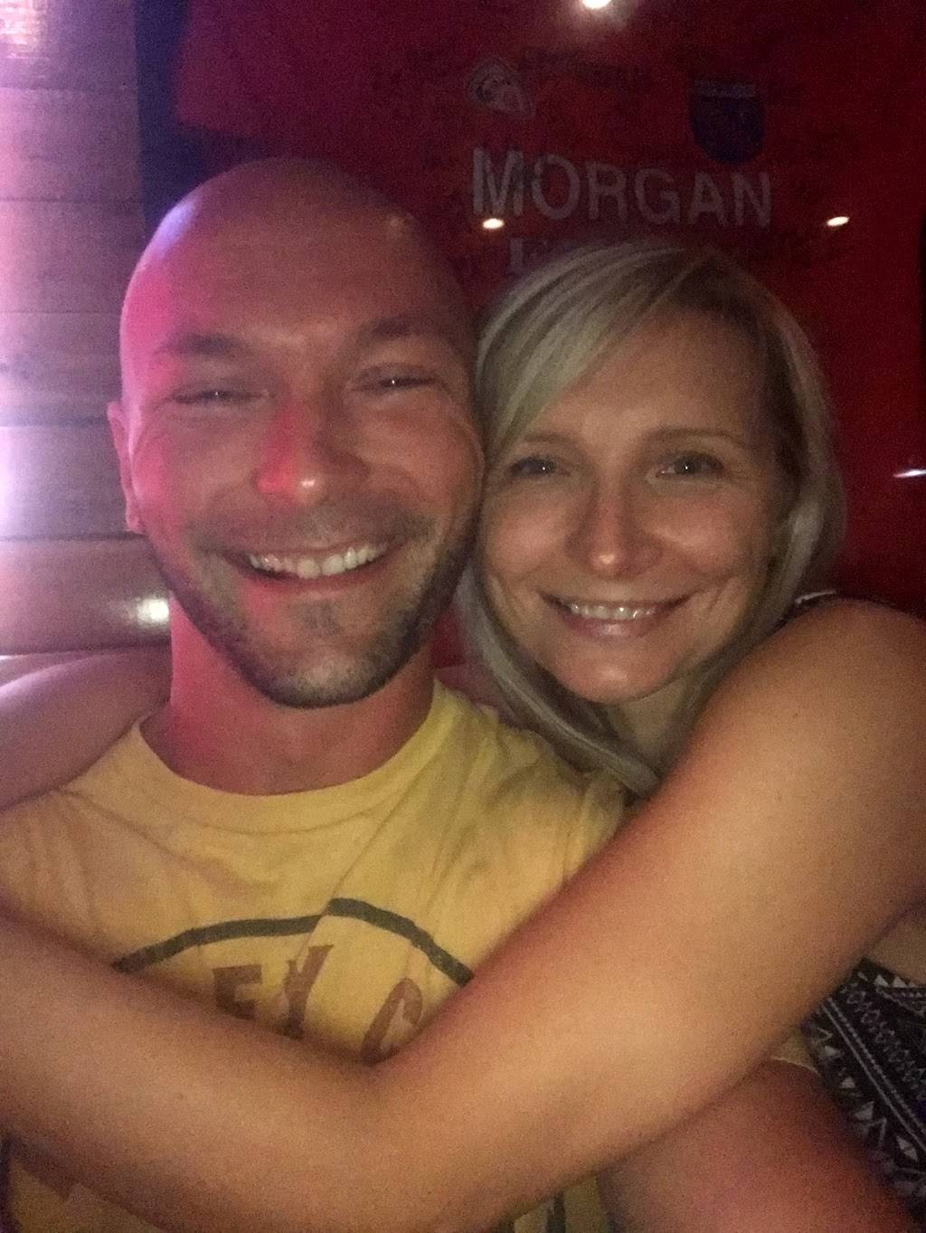 Barney Callaghans Pub | restaurant | 10618 S Western Ave, Chicago, IL 60643, USA | 7732336829 OR +1 773-233-6829