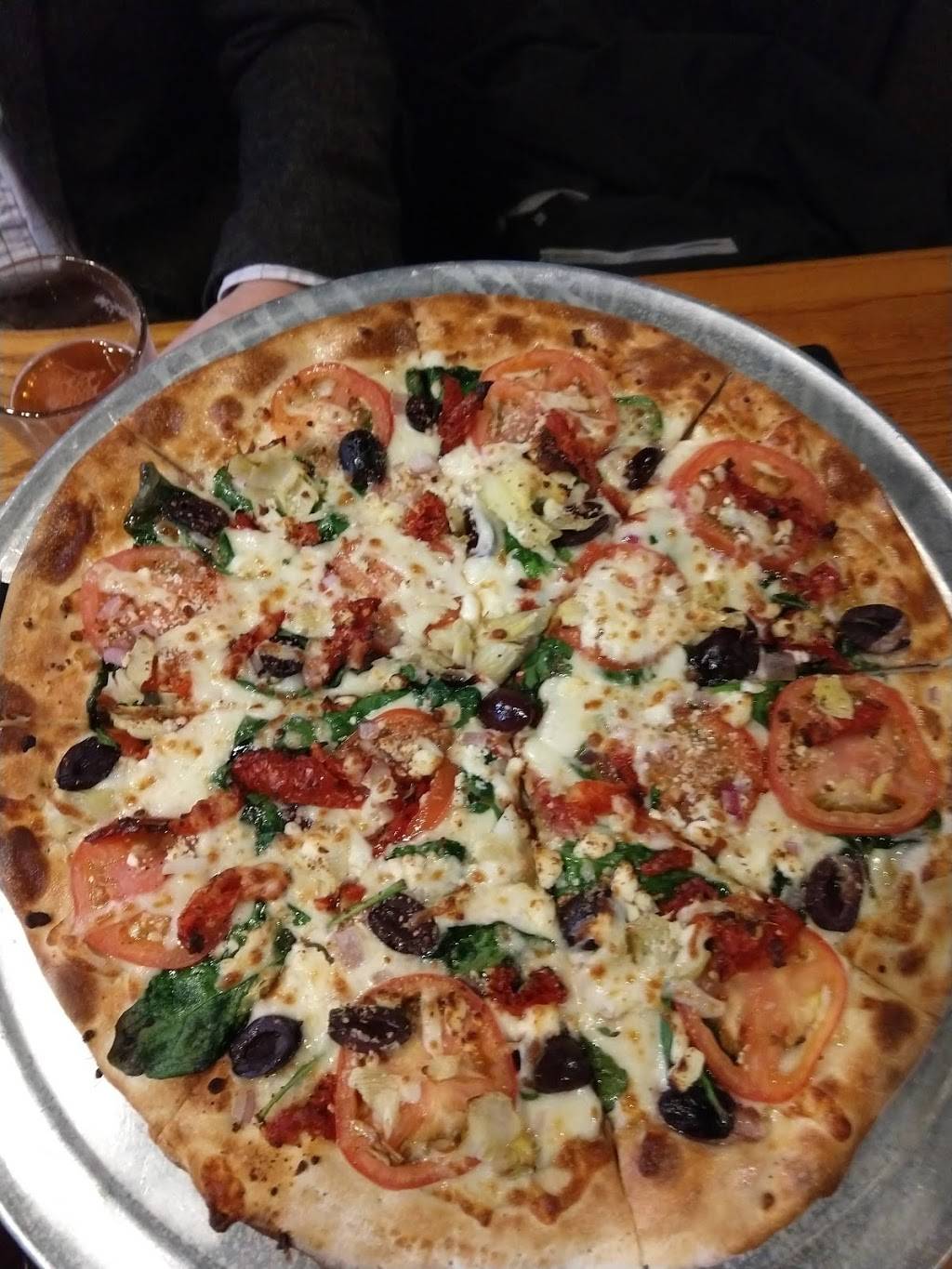 Tennessee Taphouse | restaurant | 350 N Peters Rd, Knoxville, TN 37922, USA | 8653949425 OR +1 865-394-9425