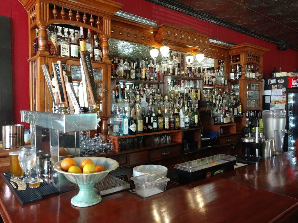 Third and Main Restaurant | restaurant | 223 3rd St, Aurora, IN 47001, USA | 8126559727 OR +1 812-655-9727