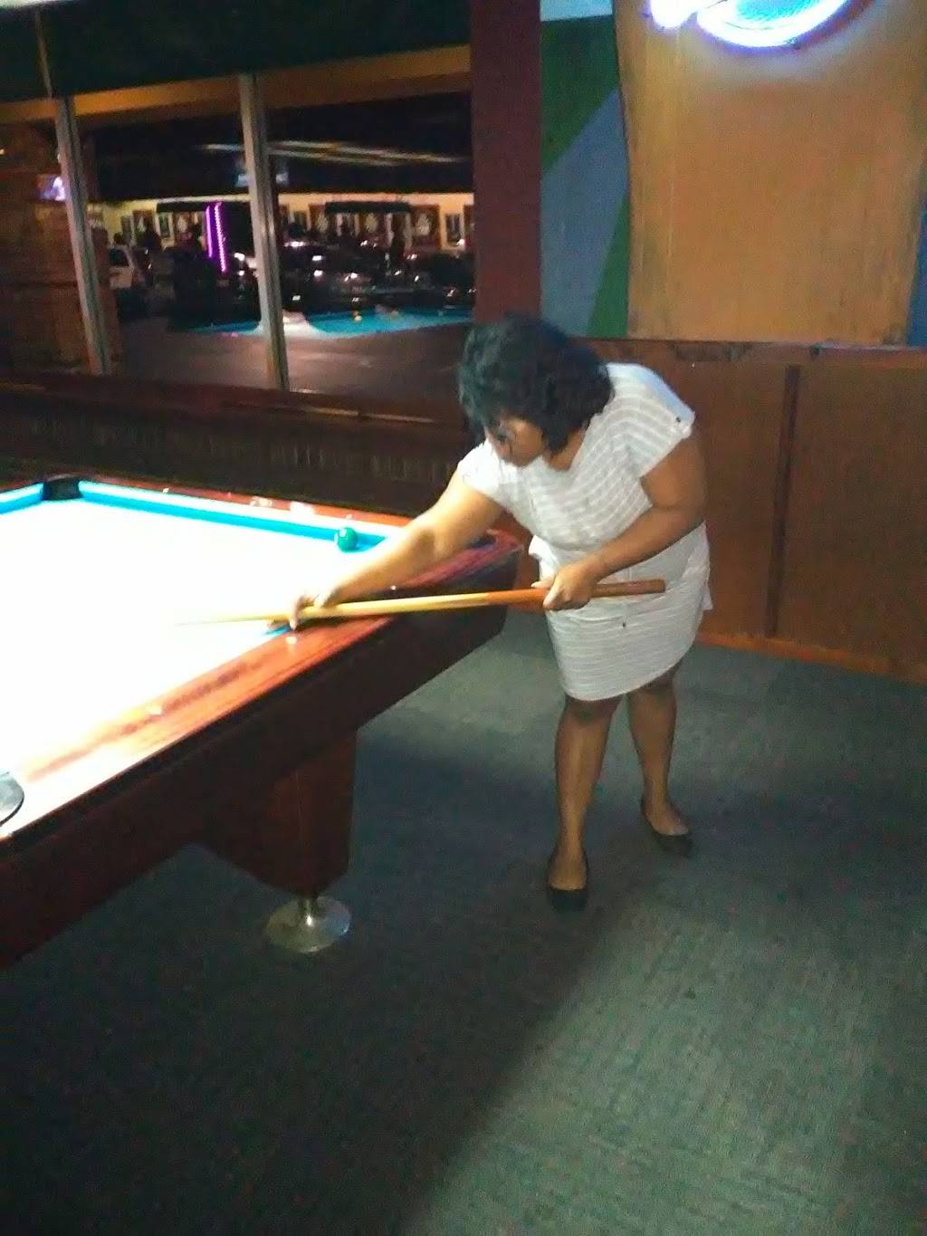 Diamond Billiard Club | restaurant | 3600 Hixson Pike, Chattanooga, TN 37415, USA | 4238775882 OR +1 423-877-5882