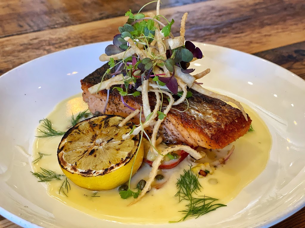 Street Bistro | restaurant | 83 Main St, Charlestown, MA 02129, USA | 6172426009 OR +1 617-242-6009