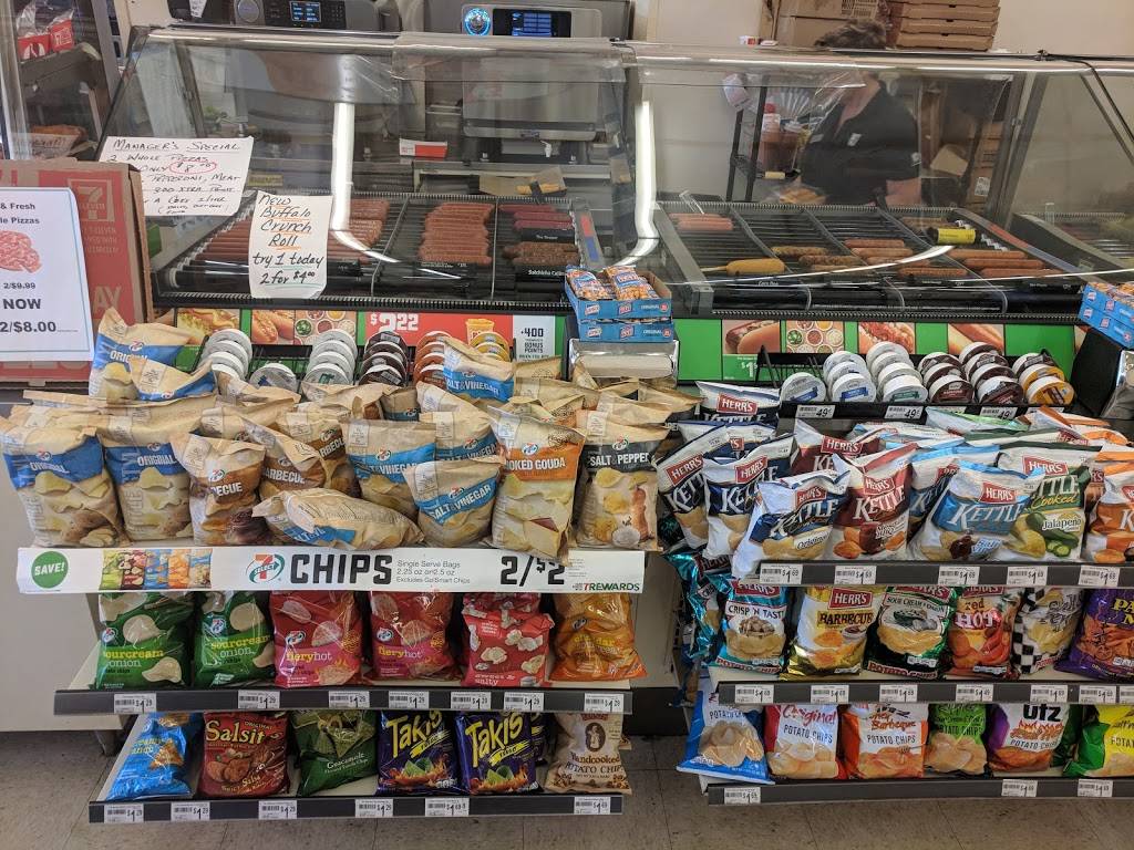 7-Eleven | bakery | 11825 Jefferson Ave, Newport News, VA 23606, USA | 7575950420 OR +1 757-595-0420