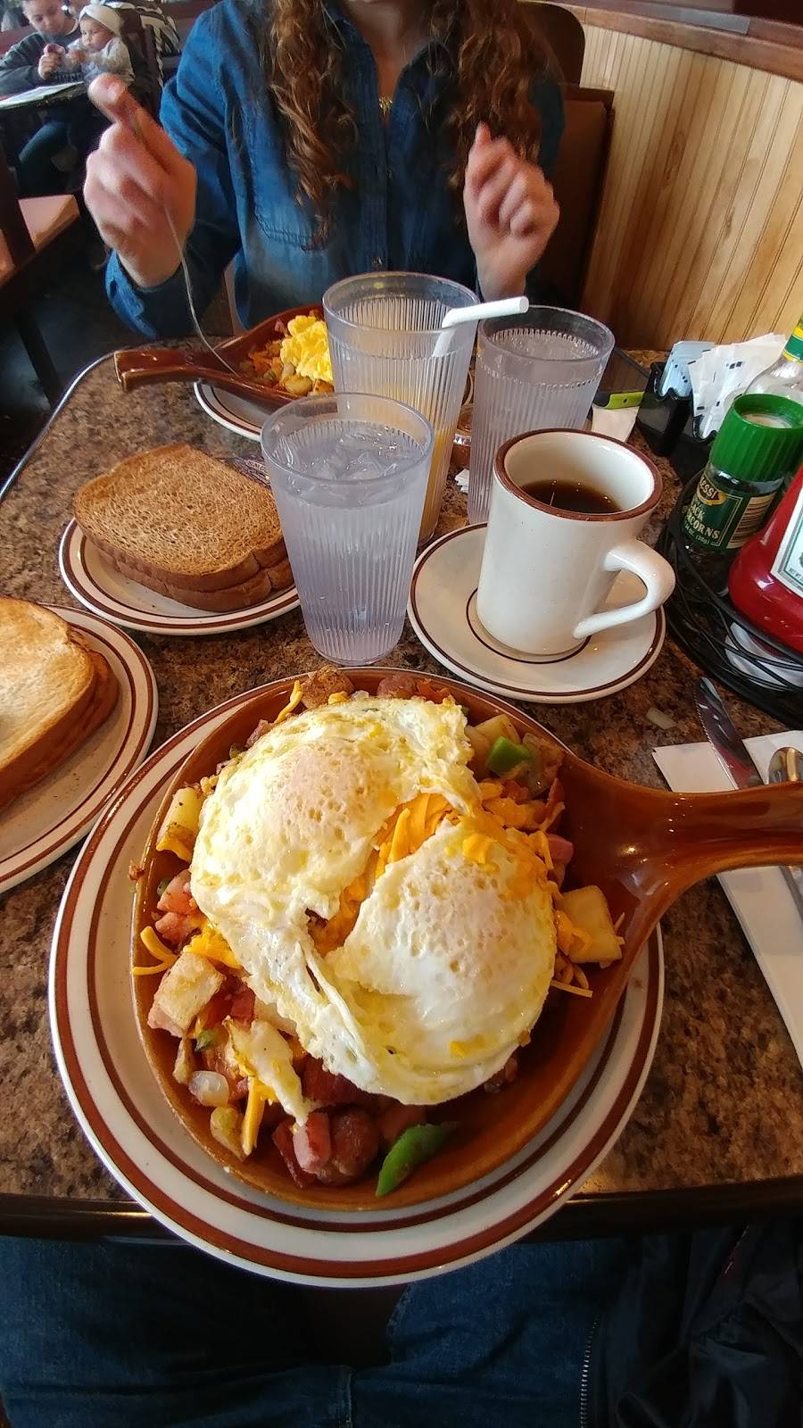 Golden Nugget Pancake House | restaurant | 3959 W Diversey Ave, Chicago, IL 60647, USA | 7732274346 OR +1 773-227-4346