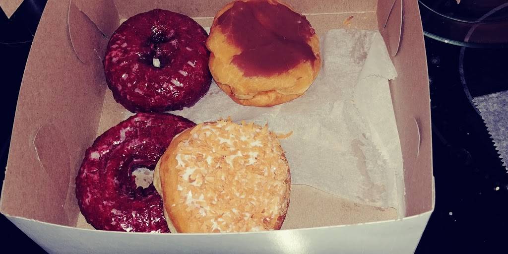 Donut plus restaurant | restaurant | 635 S Lake Shore Way, Lake Alfred, FL 33850, USA | 8638757158 OR +1 863-875-7158