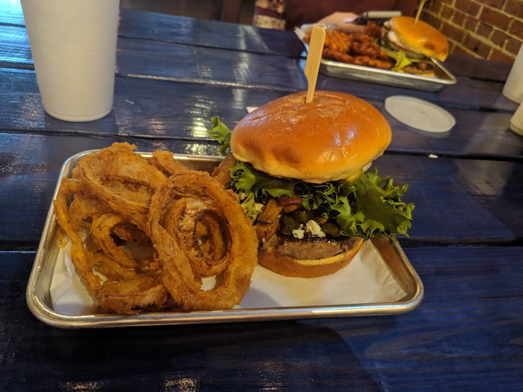 Macs Burgers | restaurant | 106 W Main St, Henderson, TX 75652, USA | 9037222193 OR +1 903-722-2193