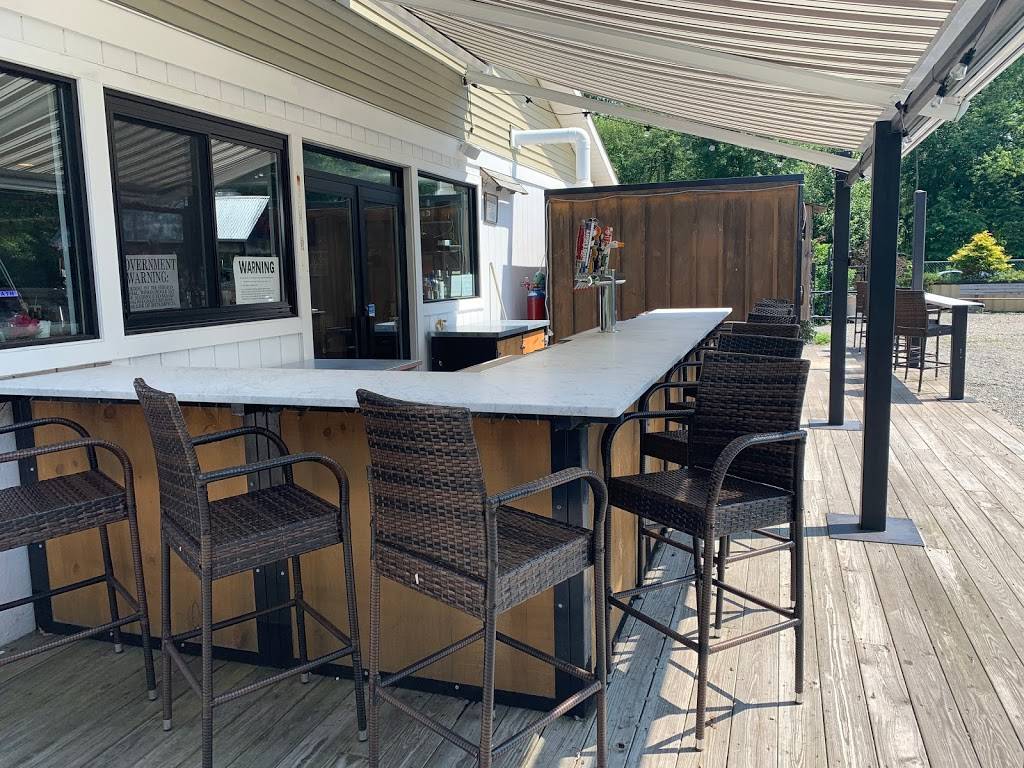 QuartChetti’s Roadside Cafe | restaurant | 387 U.S. 9, Fishkill, NY 12524, USA | 8454408077 OR +1 845-440-8077