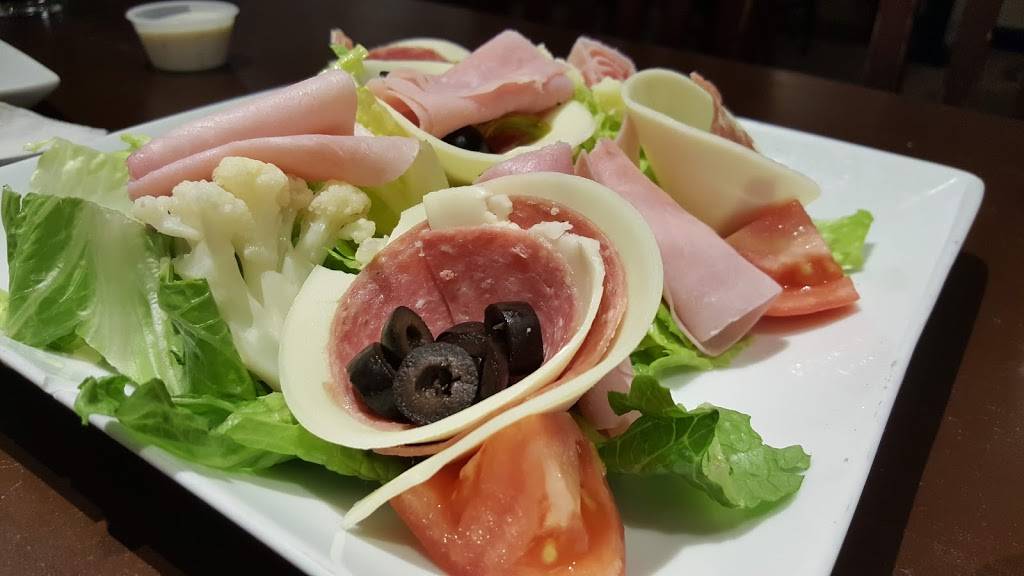 Ginos Pizzeria | meal delivery | 455 Court St, Portsmouth, VA 23704, USA | 7579982040 OR +1 757-998-2040