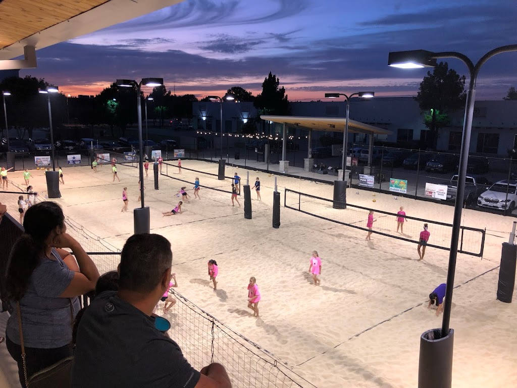 The Pond Restaurant | restaurant | In the back by the pond, 2517 Summit Ave Suite 200, Plano, TX 75074, USA | 9724220576 OR +1 972-422-0576