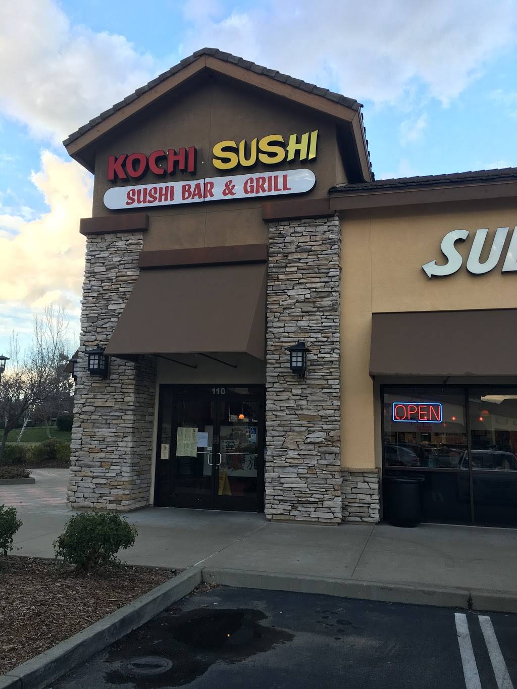 Kochi Sushi & Japanese Restaurant | restaurant | 2205 Francisco Dr, El Dorado Hills, CA 95762, USA | 9169338899 OR +1 916-933-8899