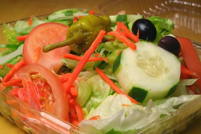 Charlies Pizzeria | meal delivery | 1 Main St, Saugus, MA 01906, USA | 7812332400 OR +1 781-233-2400