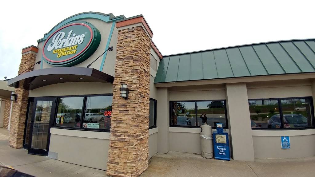 Perkins Restaurant & Bakery | restaurant | 1015 E McCoy Blvd, Tomah, WI 54660, USA | 6083740550 OR +1 608-374-0550