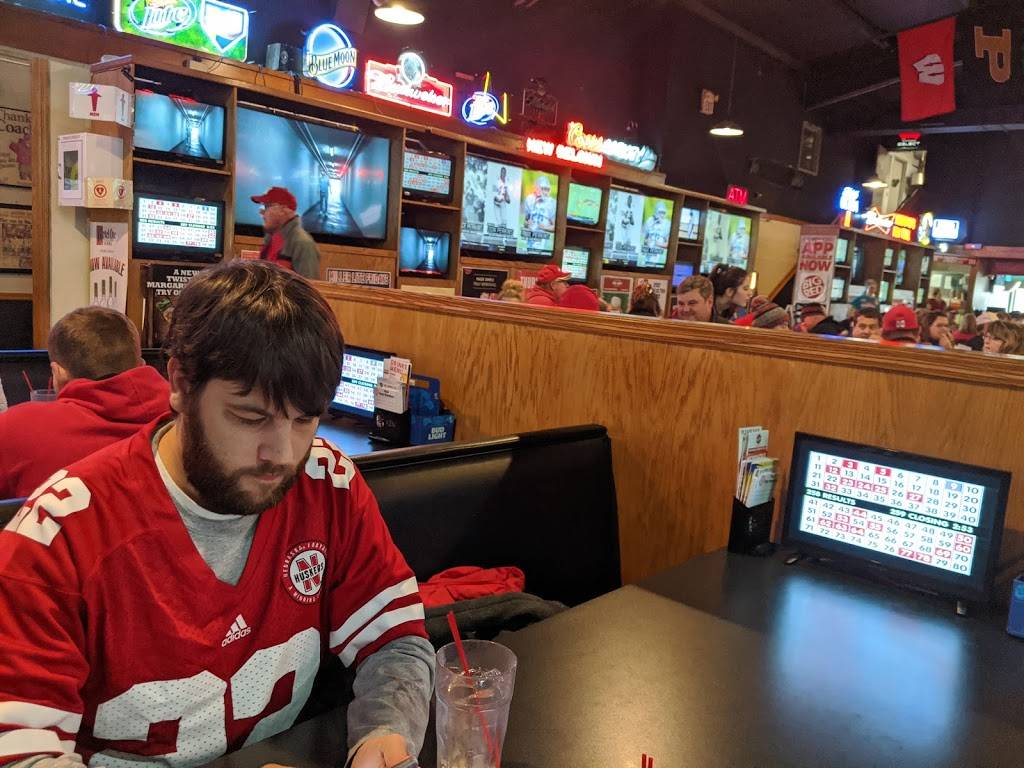 Big Red Restaurant & Sports Bar - Lincoln West | restaurant | 955 W O St, Lincoln, NE 68528, USA | 4024347789 OR +1 402-434-7789