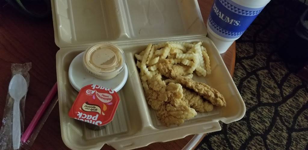 Braums Ice Cream & Burger Restaurant | restaurant | 1505 S Main St, Weatherford, TX 76086, USA | 8175940811 OR +1 817-594-0811