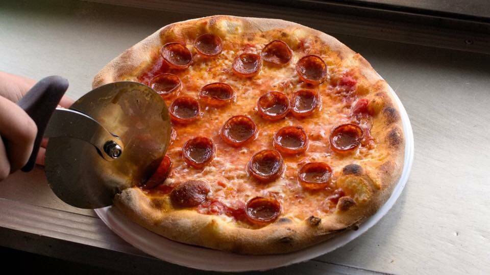 Toss & Fire Wood-Fired Pizza | meal takeaway | 315 N Main St, North Syracuse, NY 13212, USA | 3154589380 OR +1 315-458-9380