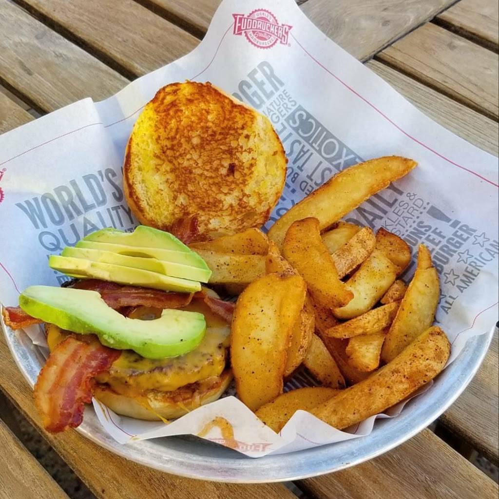 Fuddruckers | restaurant | 7470 S Priest Dr, Tempe, AZ 85283, USA | 4804139114 OR +1 480-413-9114