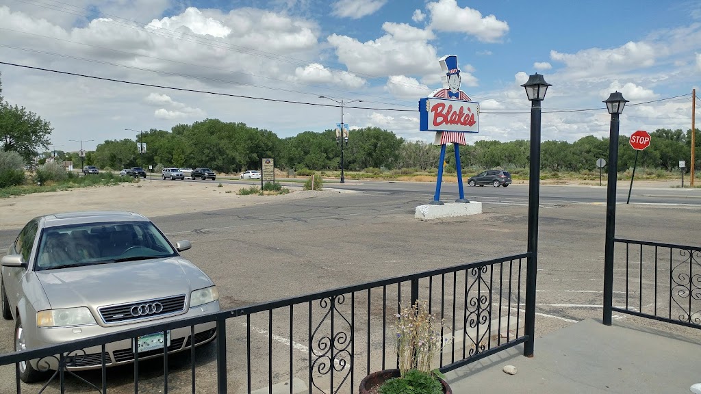 Blakes Lotaburger | restaurant | 210 W Aztec Blvd, Aztec, NM 87410, USA | 5053346700 OR +1 505-334-6700