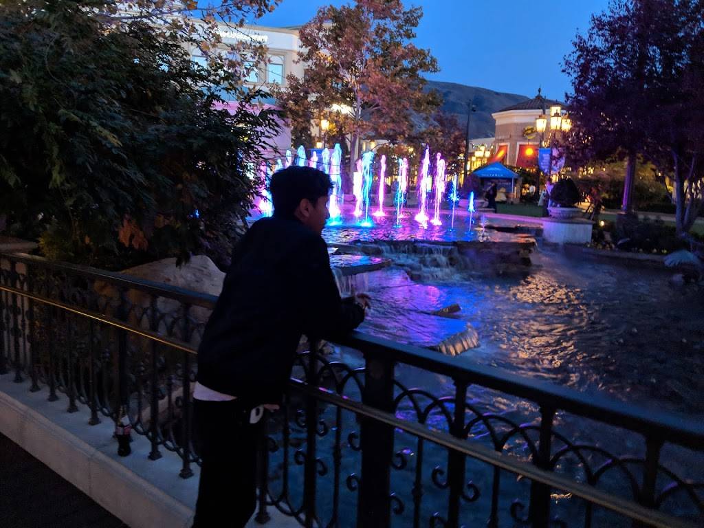 Fountain View Event Venue | restaurant | 164 N W Promontory #200, Farmington, UT 84025, USA | 8015800151 OR +1 801-580-0151